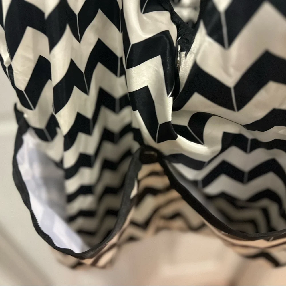 lululemon athletica Black and White Chevron Women's Bag